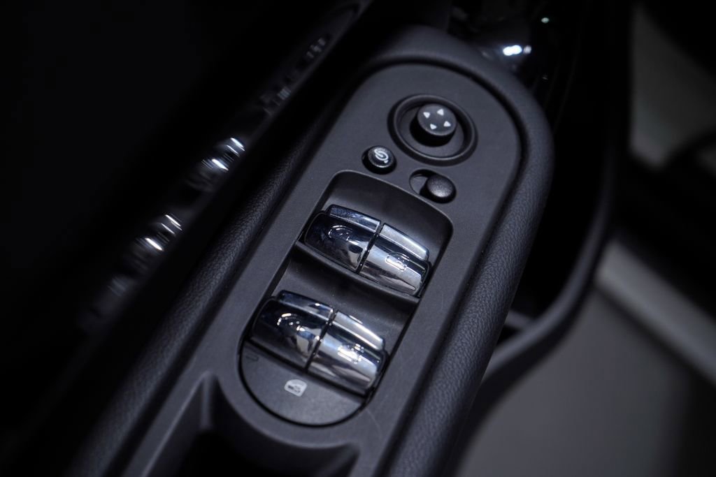 Used 2024 MINI Cooper Countryman S w/ Premium Package image 17