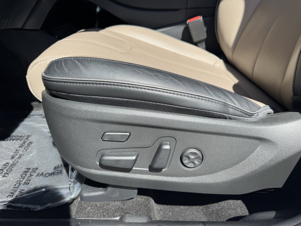 Used 2023 Hyundai Santa Fe Limited AWD/4WD image 33