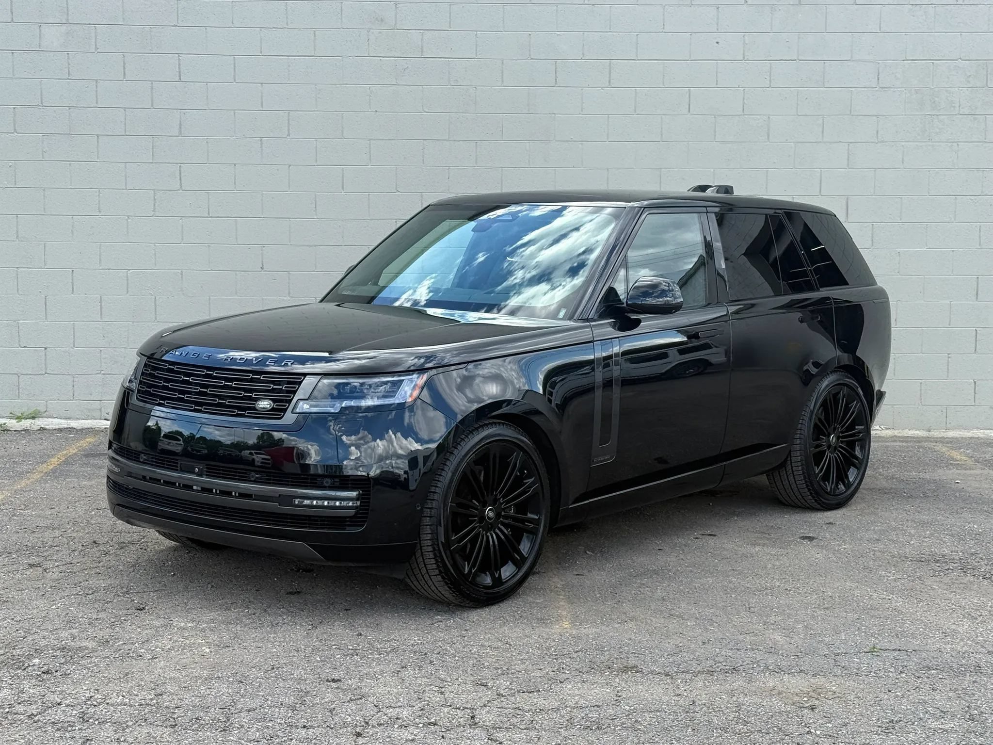 Used 2024 Land Rover Range Rover Autobiography AWD/4WD image 2