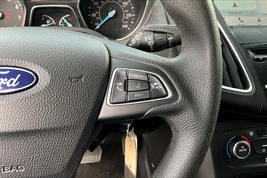 Used 2017 Ford Focus SEL FWD image 12