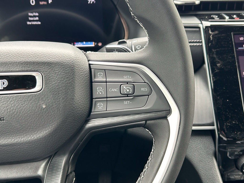 New 2024 Jeep Grand Cherokee Laredo AWD/4WD image 36