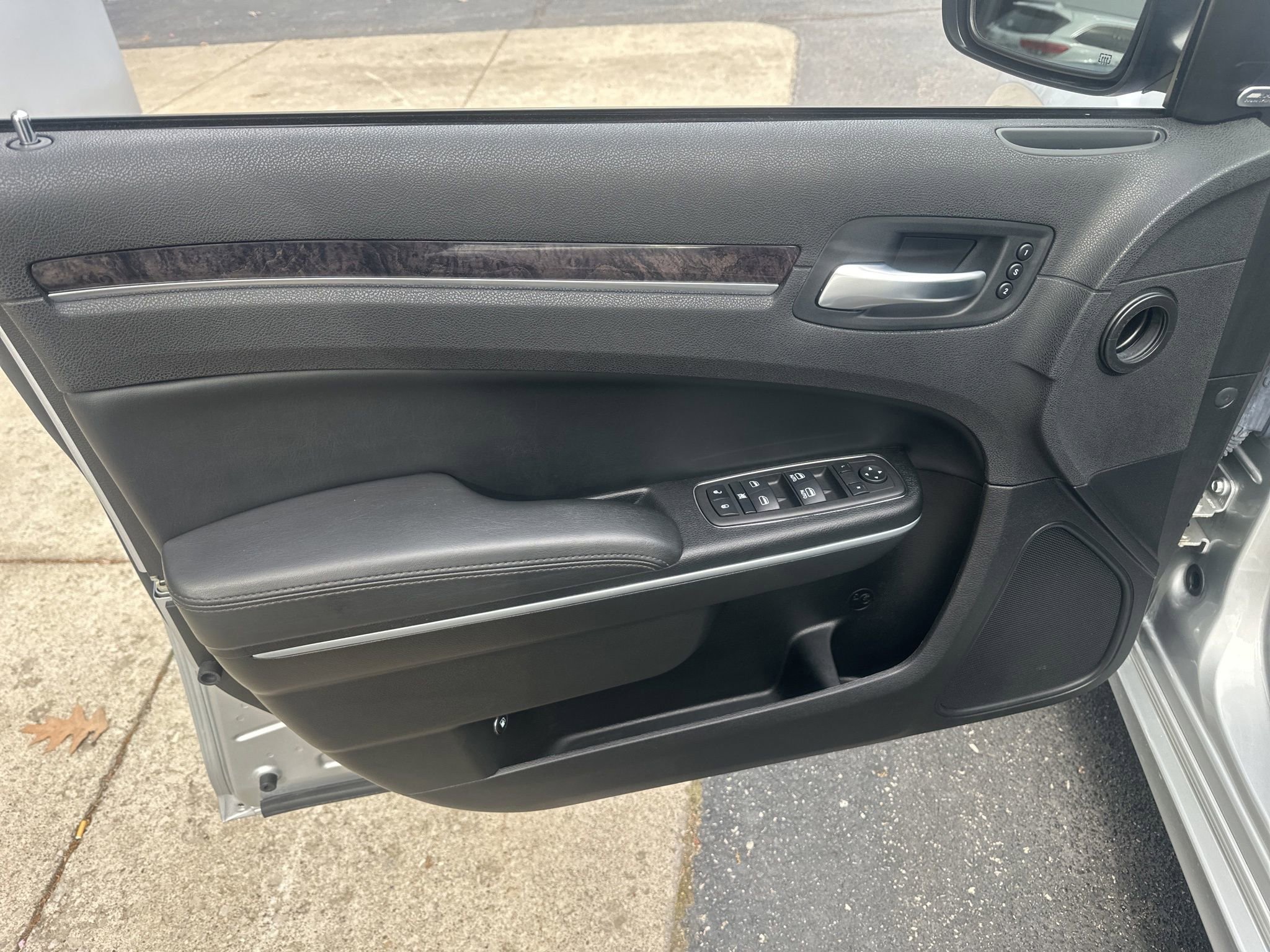 Used 2023 Chrysler 300 Touring L w/ Comfort Group AWD/4WD image 22