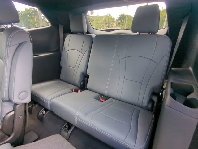 Used 2023 Buick Enclave Essence FWD image 16