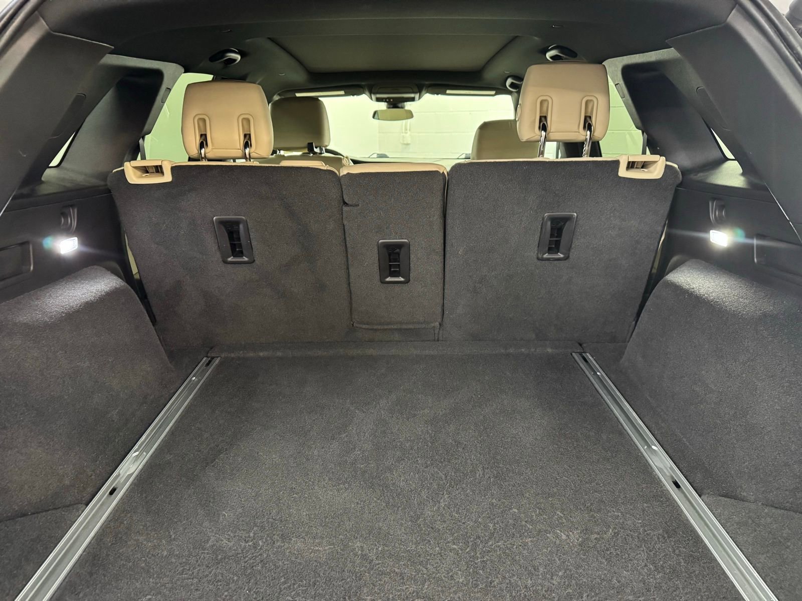 Used 2017 Cadillac XT5 Luxury w/ Driver Awareness Package image 38