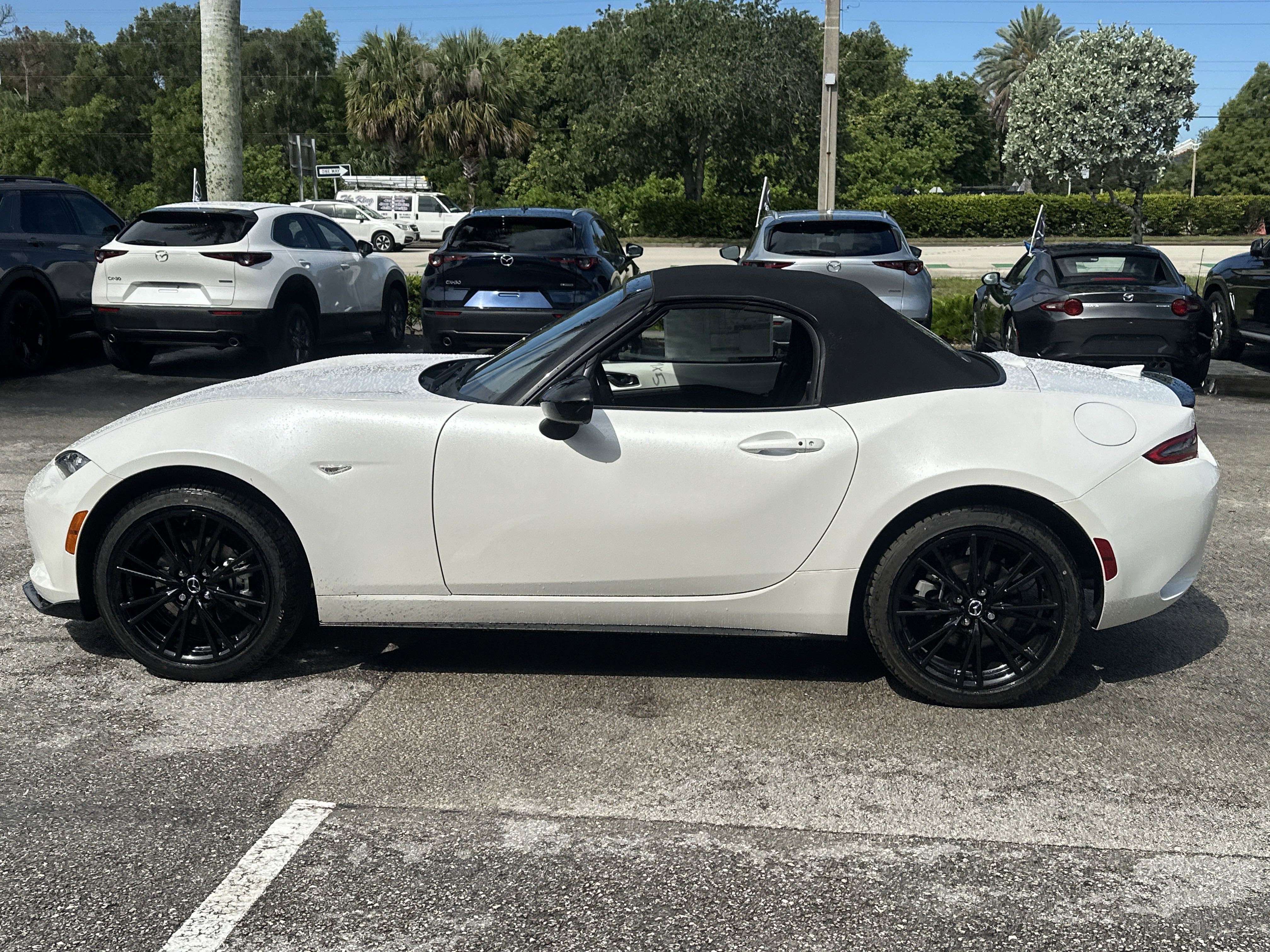 New 2025 MAZDA MX-5 Miata Club w/ Interior Package image 9