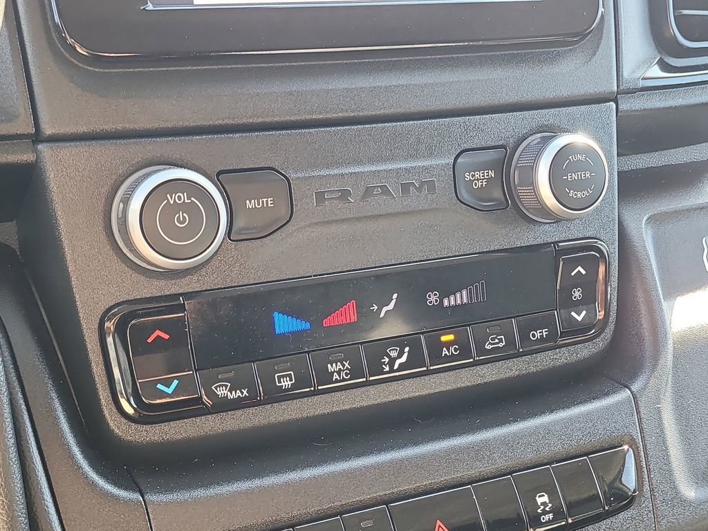 Used 2025 RAM ProMaster 2500 w/ Convenience Group image 20