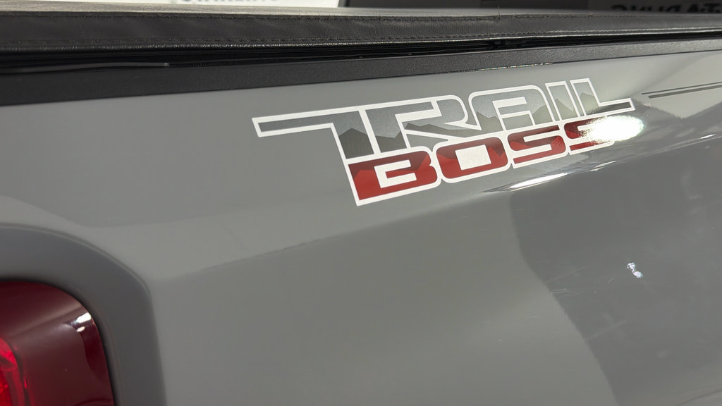 Used 2024 Chevrolet Silverado 1500 LT Trail Boss w/ LT Trail Boss Premium Package AWD/4WD image 40