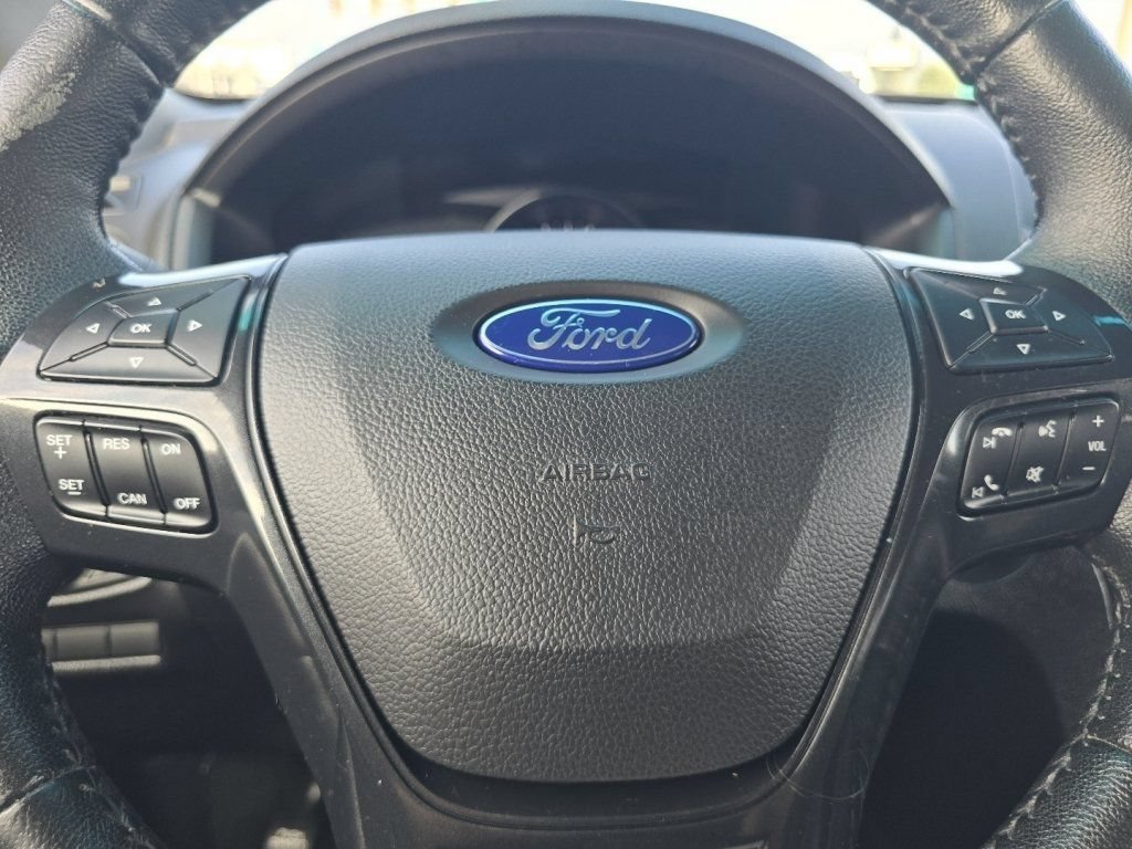 Used 2017 Ford Explorer XLT w/ Equipment Group 202A AWD/4WD image 25