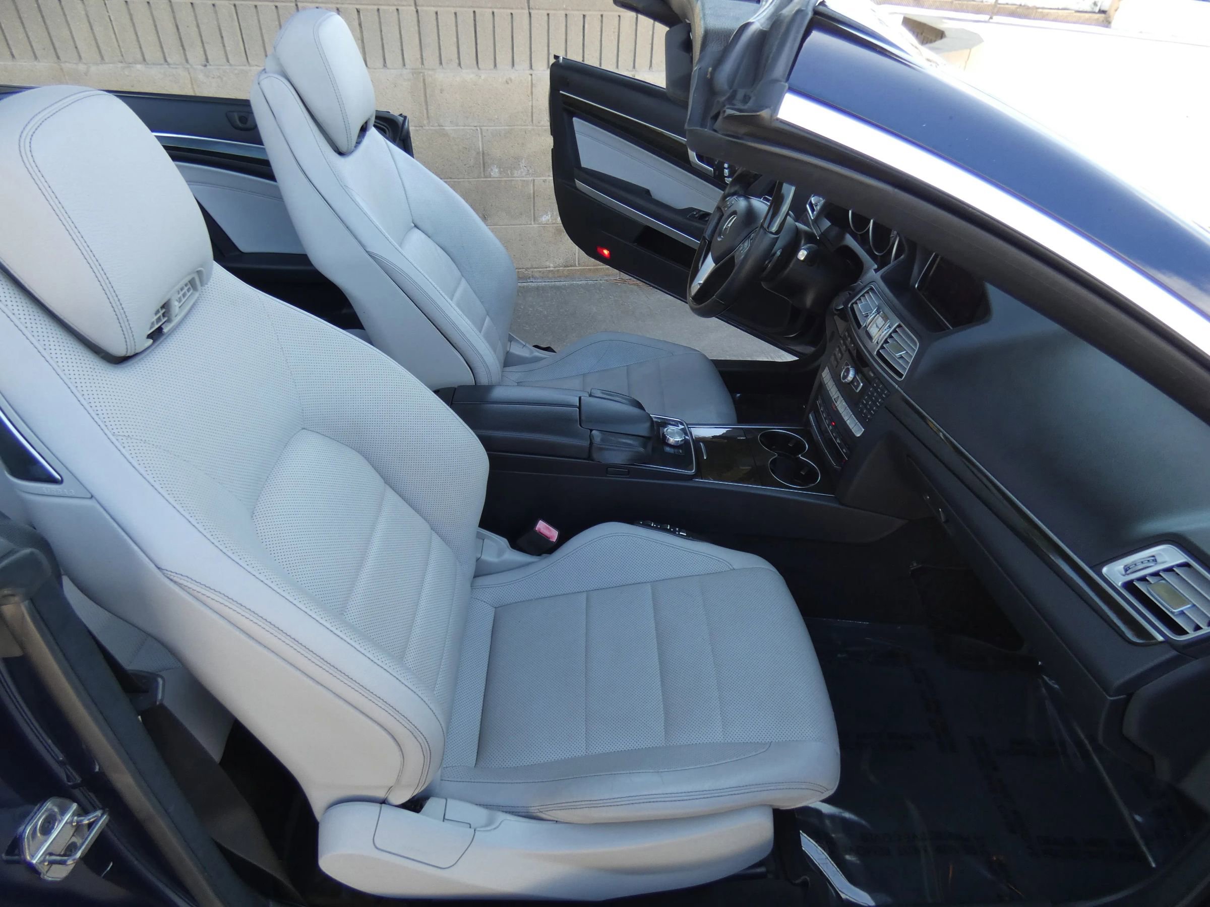 Used 2014 Mercedes-Benz E 350 Cabriolet w/ Premium 1 Package image 27