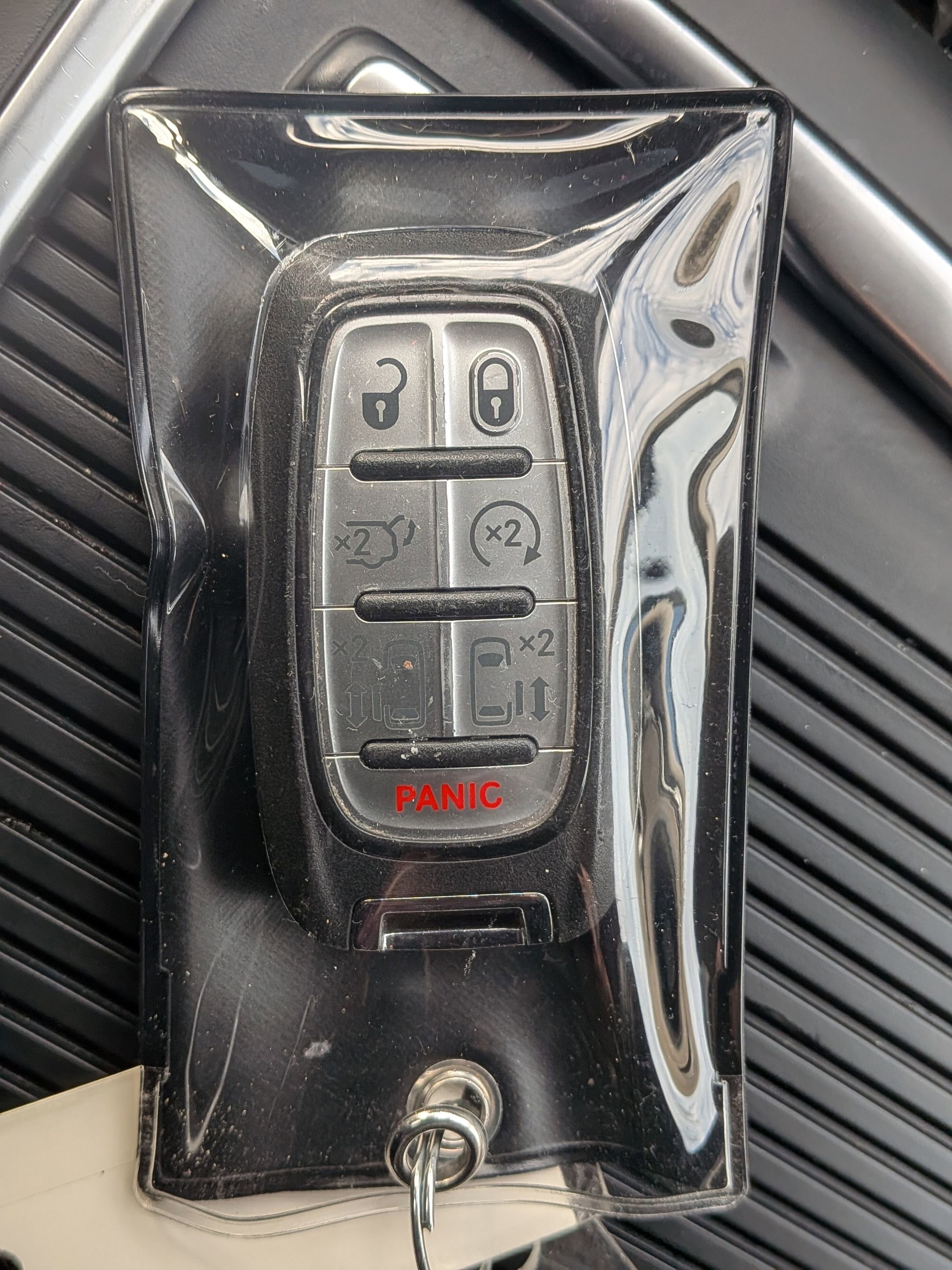 Used 2024 Chrysler Pacifica Touring-L image 37