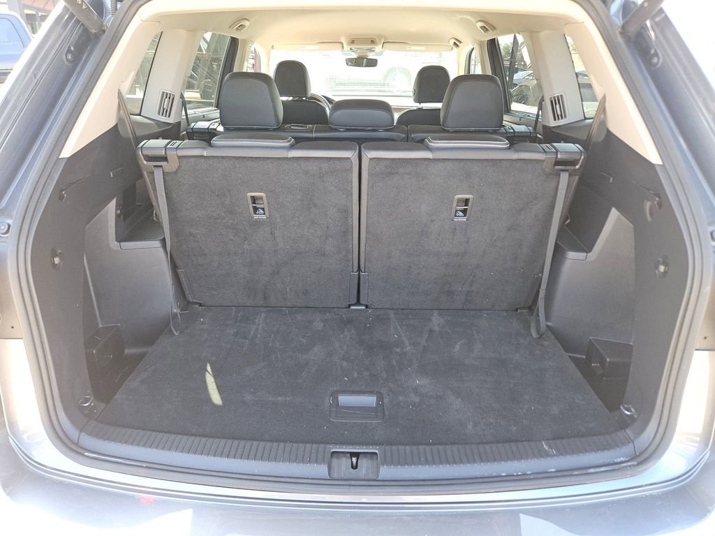 Used 2025 Volkswagen Atlas SE image 24