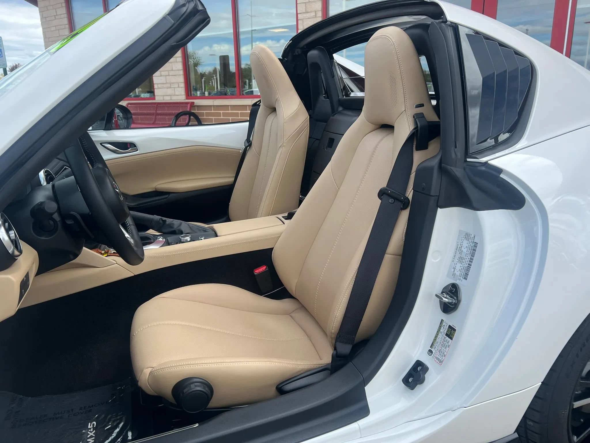 Used 2025 MAZDA MX-5 Miata RF Grand Touring w/ Appearance Package RWD image 7