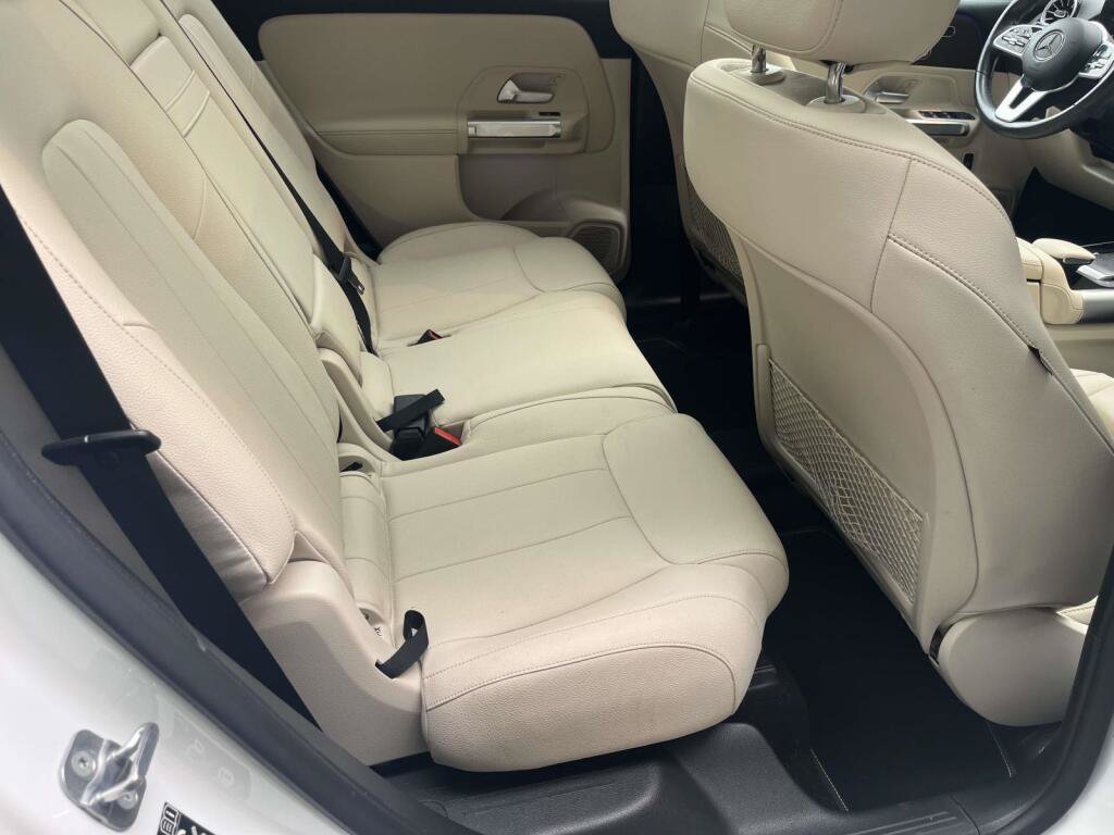 Certified 2023 Mercedes-Benz GLB 250 4MATIC w/ Premium Package image 21