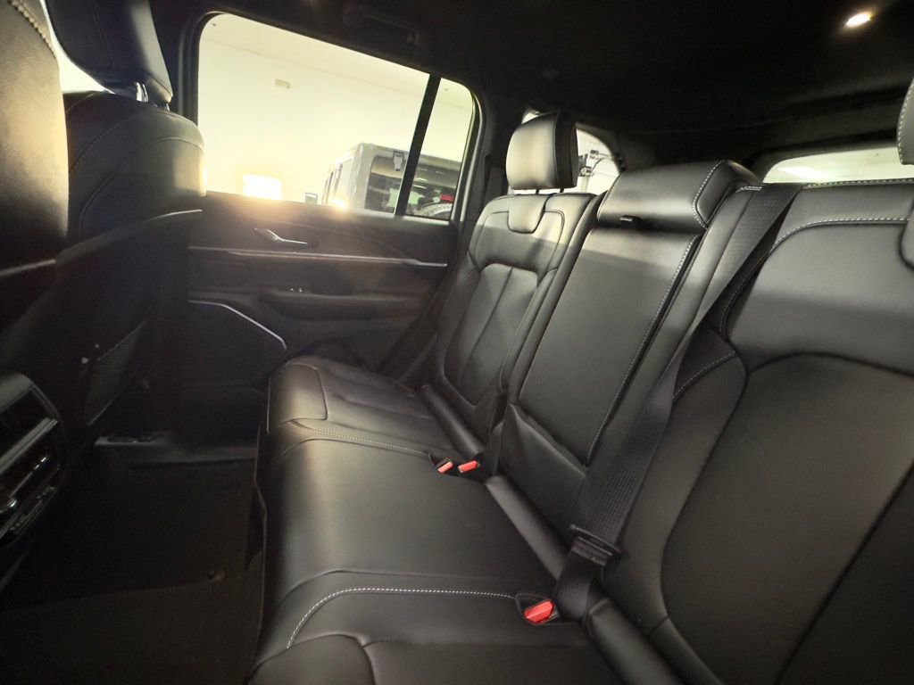 New 2026 Jeep Grand Cherokee Limited w/ Limited Altitude Package image 16