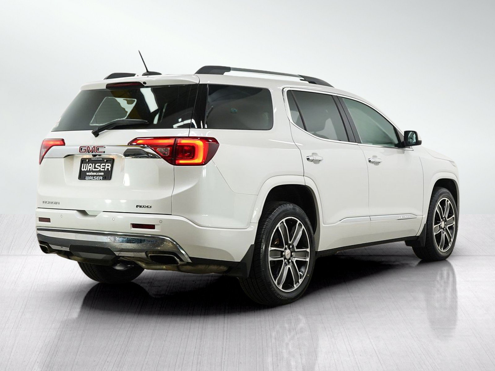 Used 2018 GMC Acadia Denali w/ LPO, Protection Package AWD/4WD image 6
