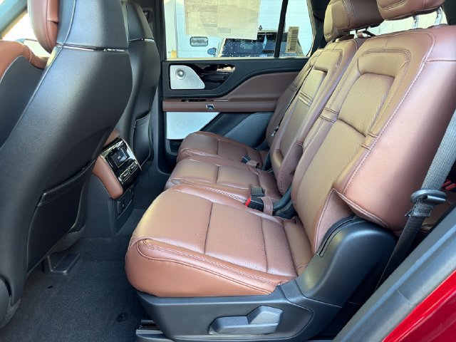 New 2027 Lincoln Aviator Reserve AWD/4WD image 15