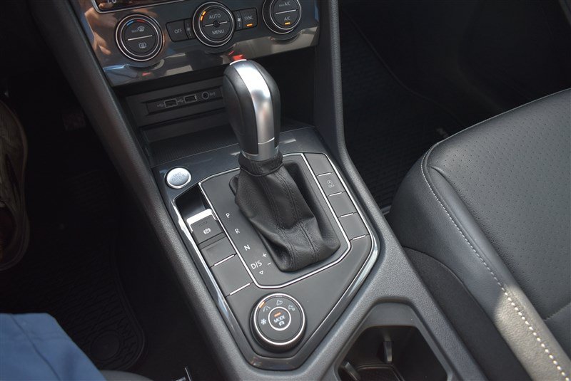 Used 2019 Volkswagen Tiguan SE w/ Panoramic Sunroof Package AWD/4WD image 22