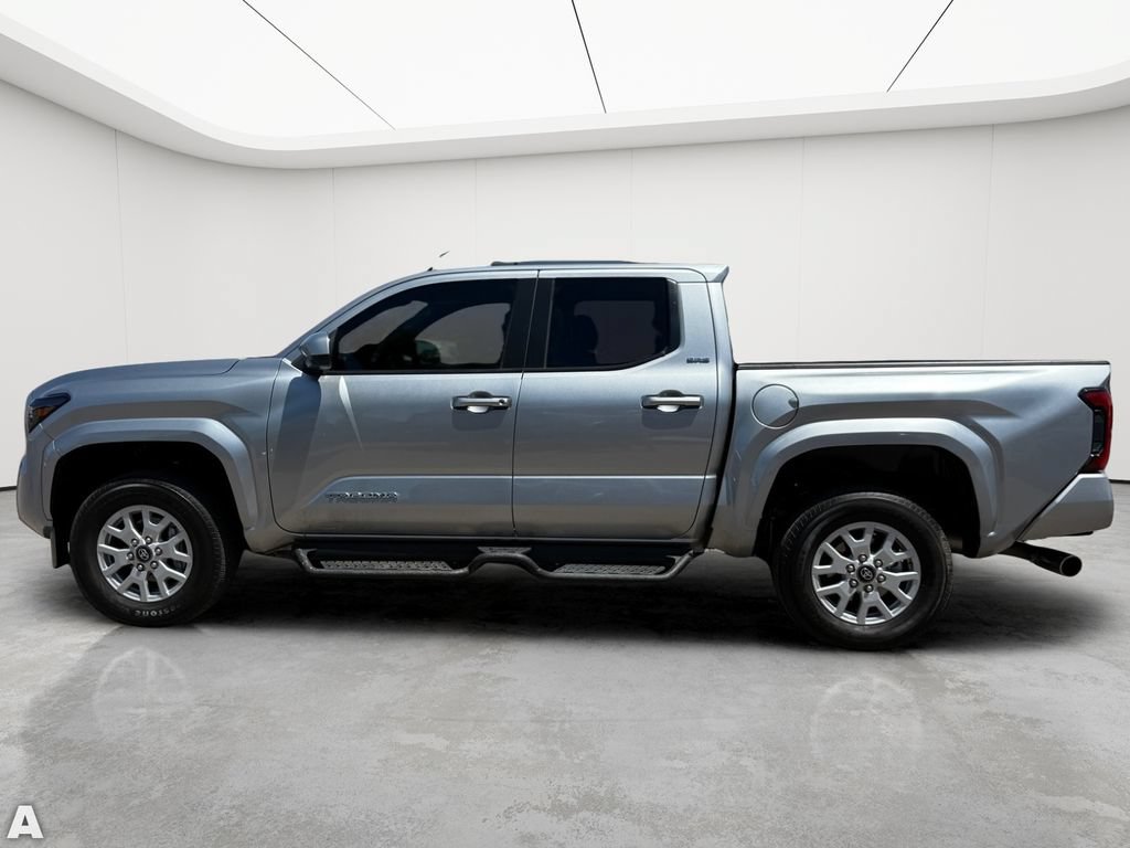 Used 2024 Toyota Tacoma SR5 AWD/4WD image 3