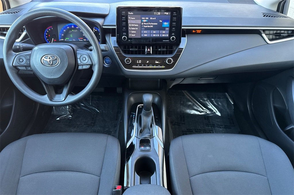 Used 2022 Toyota Corolla LE image 4