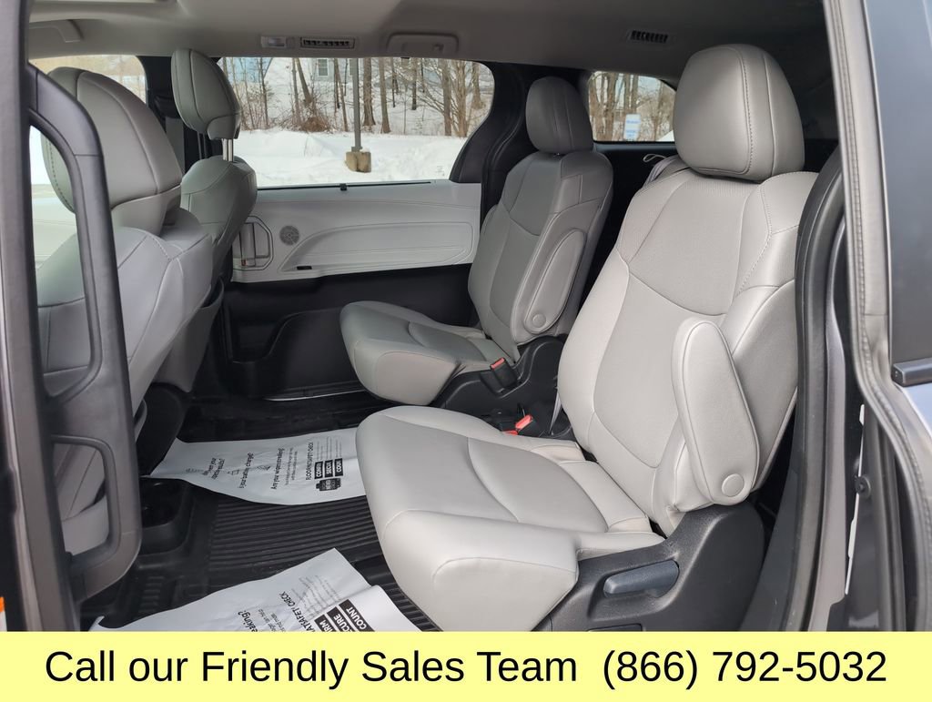 Certified 2025 Toyota Sienna XLE image 26