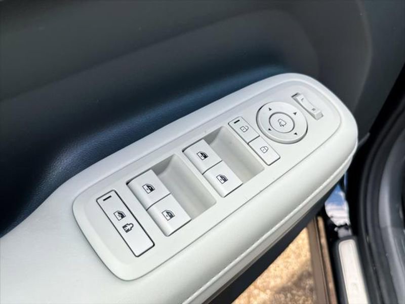 Used 2025 Hyundai Santa Fe Calligraphy image 13