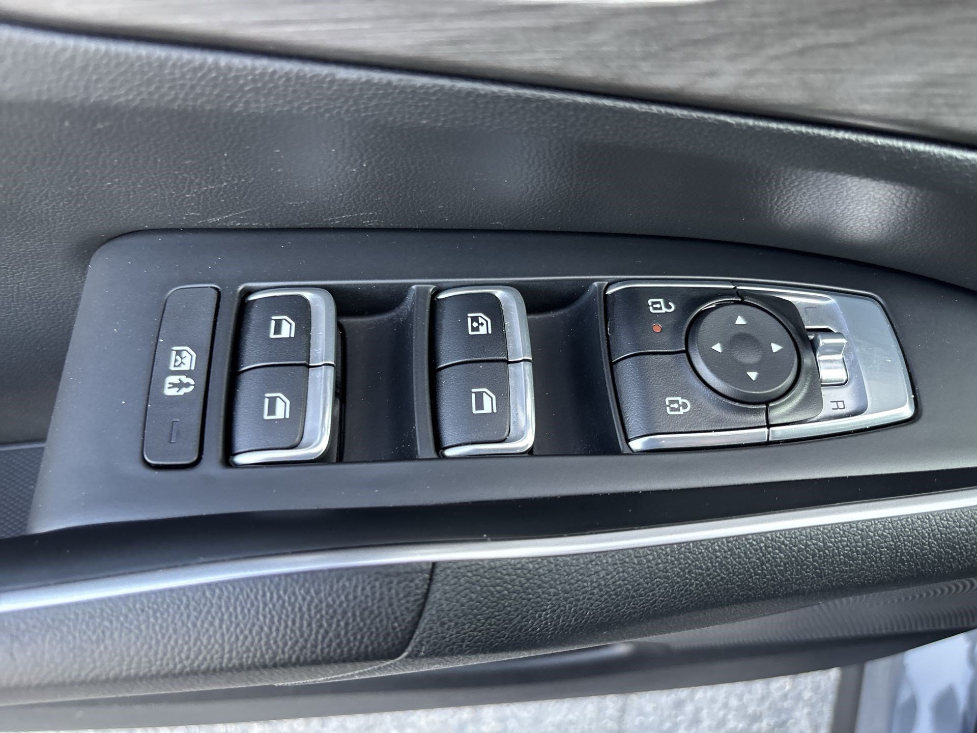 Used 2025 Kia Sorento X-Line EX AWD/4WD image 15