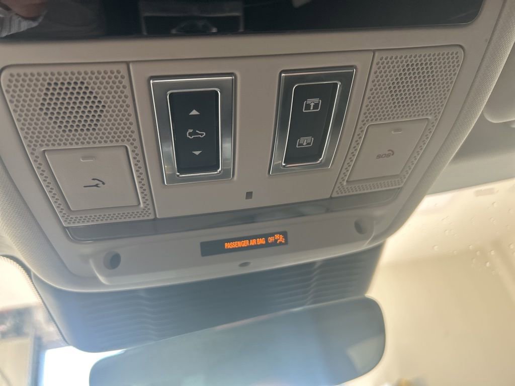 Used 2023 Land Rover Range Rover Evoque S image 9