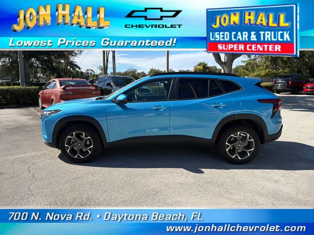 Used 2025 Chevrolet Trax LT w/ Driver Confidence Package FWD image 4