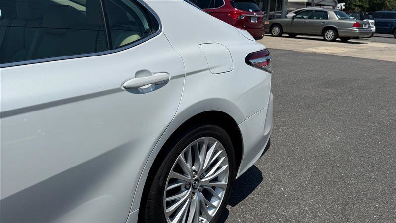 Used 2019 Toyota Camry XLE FWD image 15