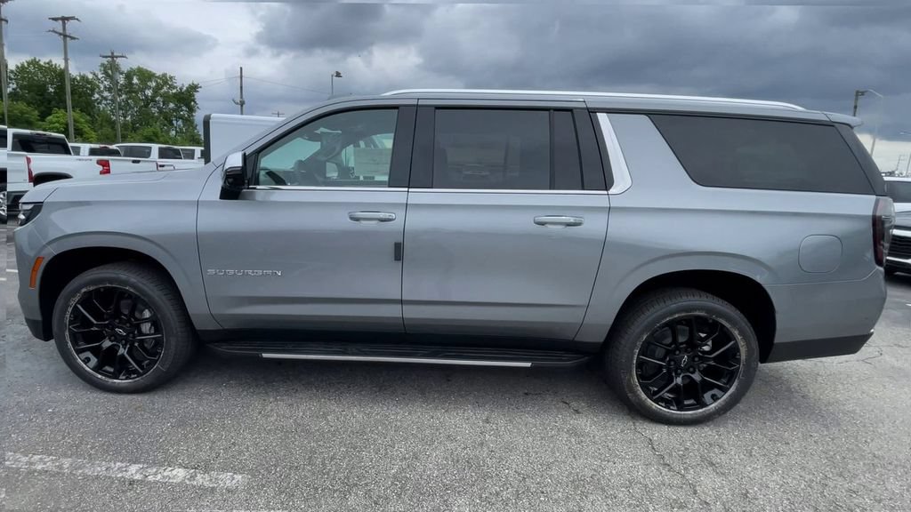 New 2026 Chevrolet Suburban Premier w/ Sun And Tow Package AWD/4WD image 7