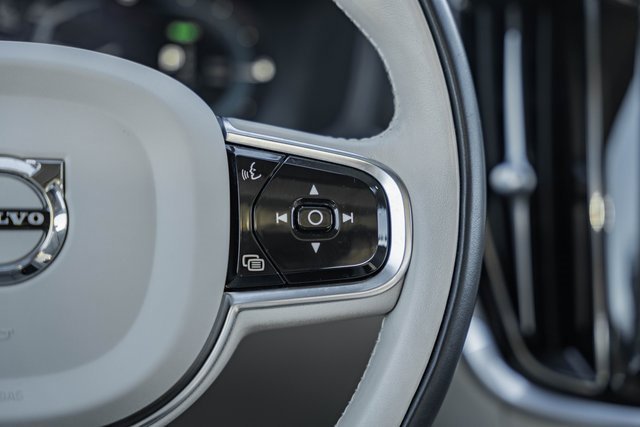 Used 2023 Volvo S60 T8 Plus image 25