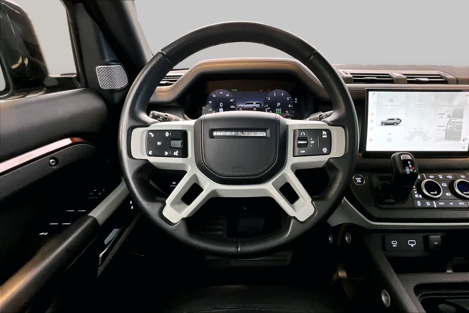 Used 2023 Land Rover Defender 130 X-Dynamic SE AWD/4WD image 6