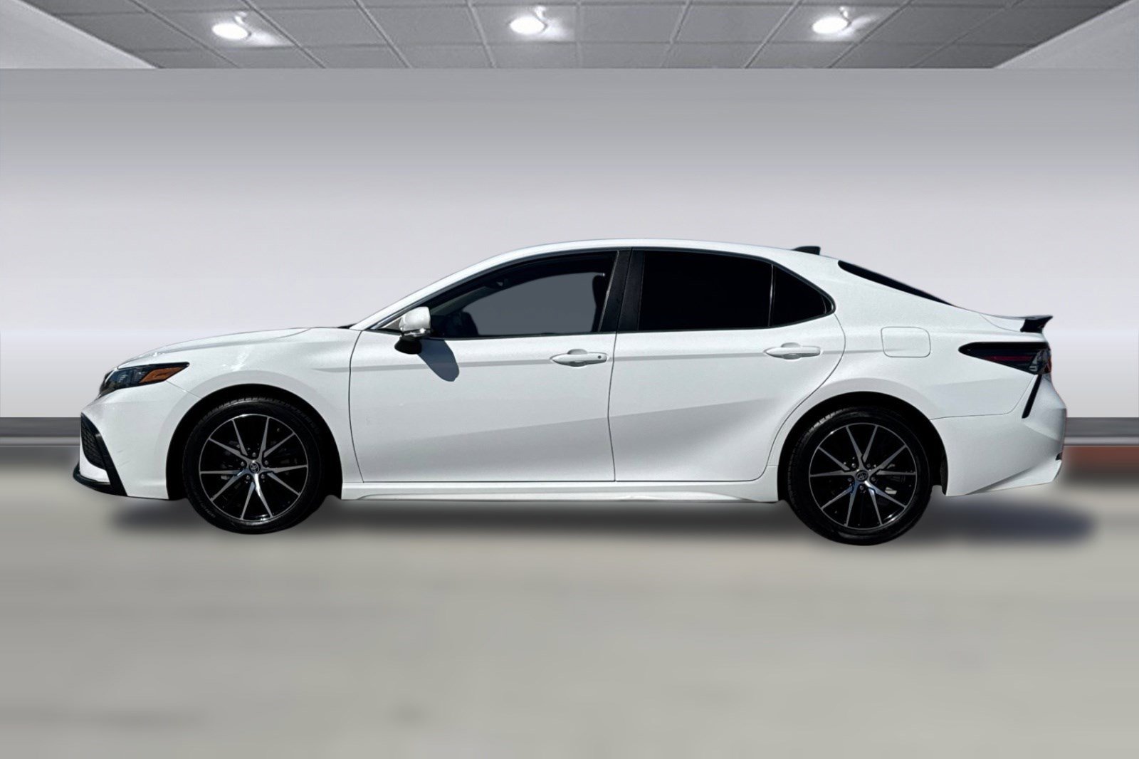 Certified 2023 Toyota Camry SE w/ Convenience Package image 6