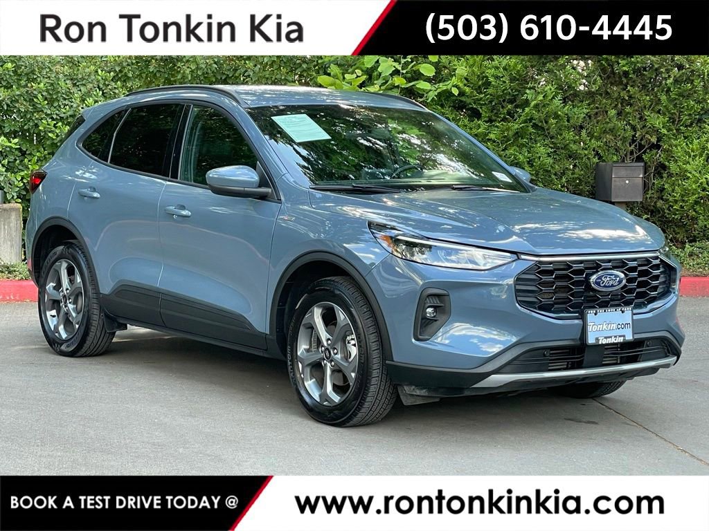 Used 2025 Ford Escape ST-Line Select AWD/4WD image 1
