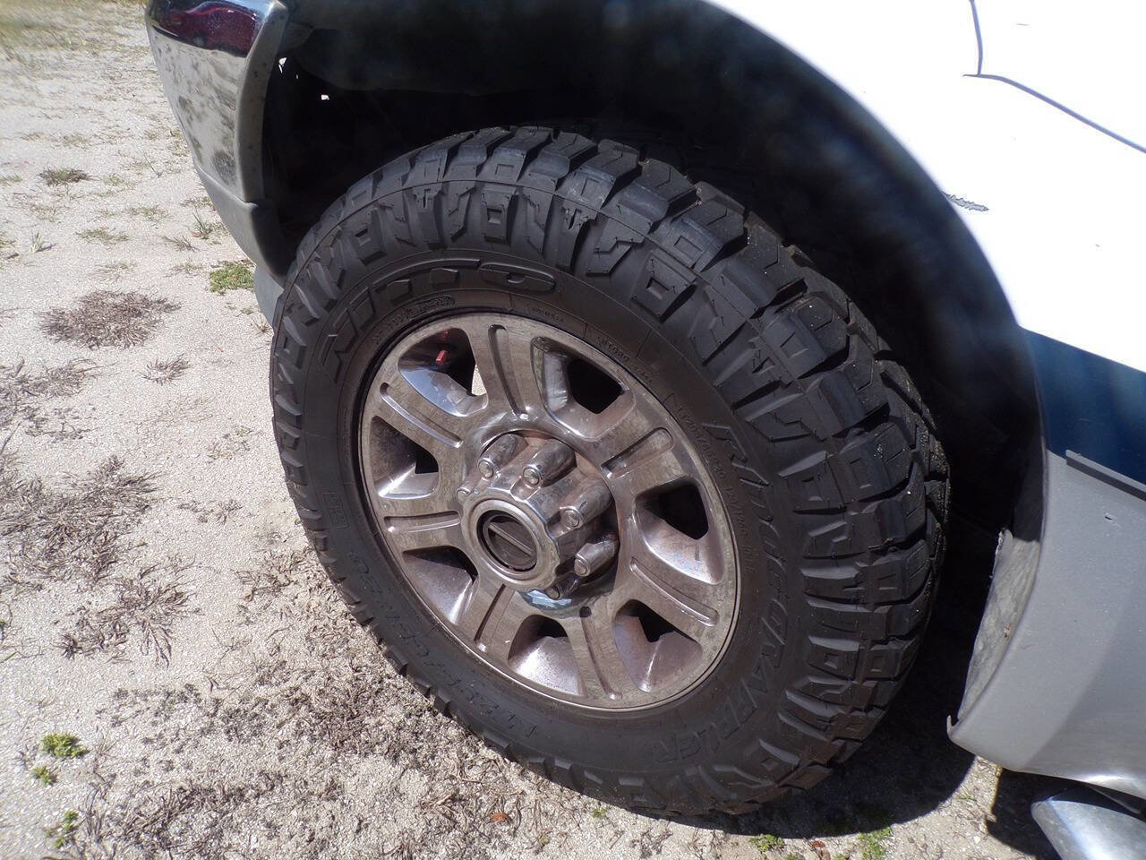 Used 2002 Ford F250 Lariat image 4