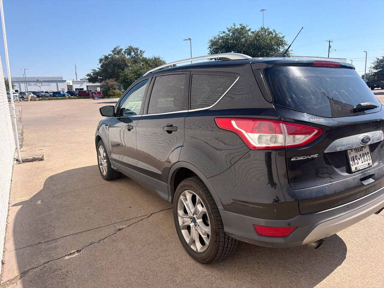 Used 2014 Ford Escape Titanium w/ Equipment Group 401A FWD image 4