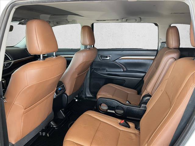 Used 2019 Toyota Highlander Limited FWD image 10