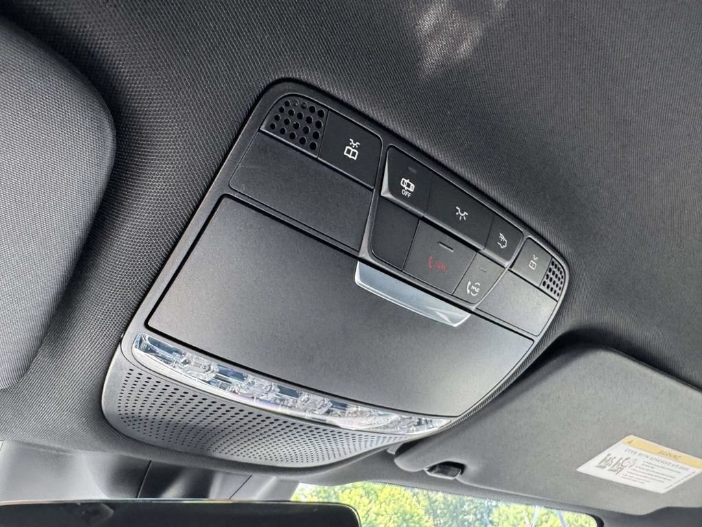 Used 2022 Mercedes-Benz GLC 300 4MATIC image 30