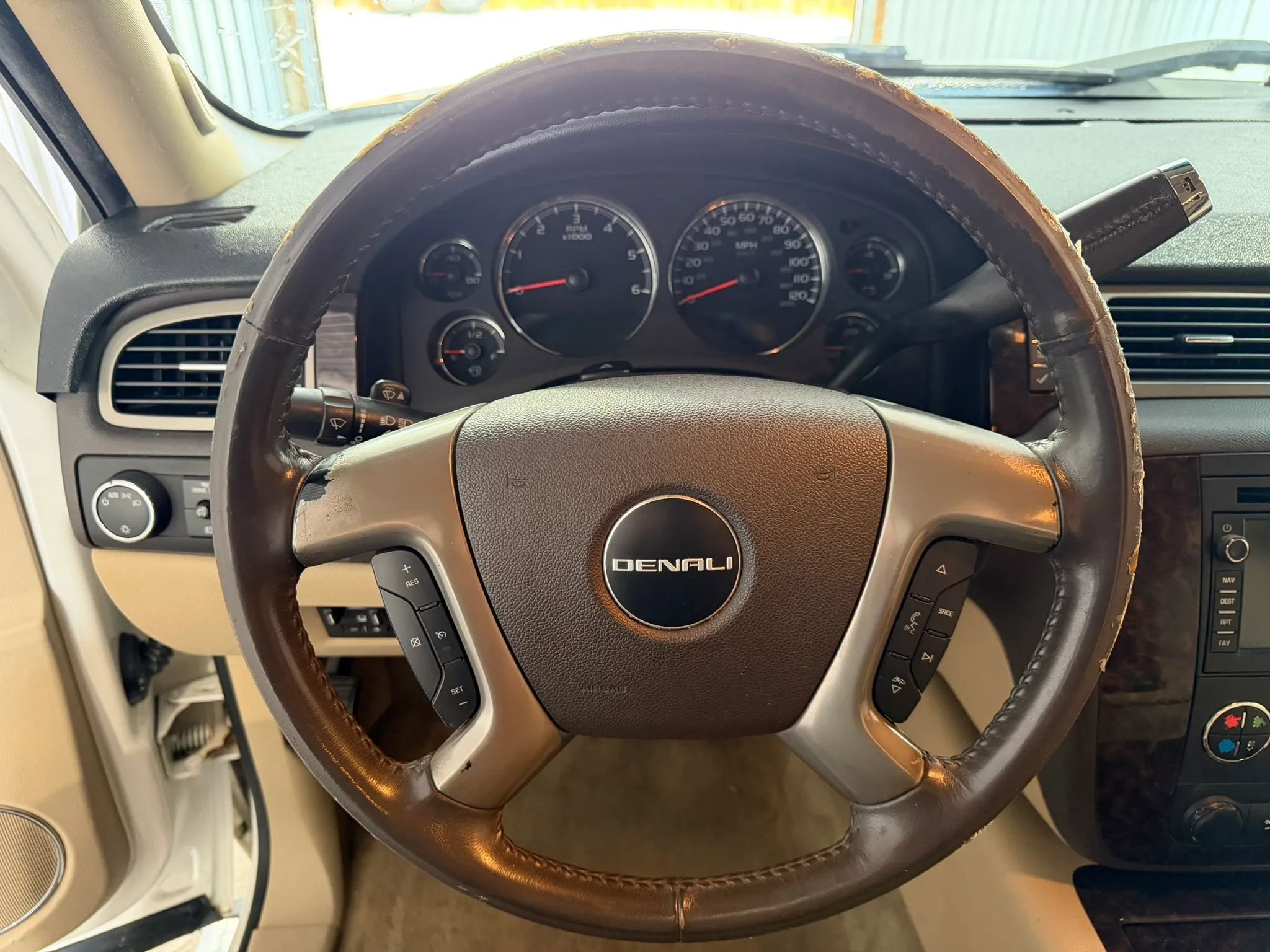 Used 2010 GMC Sierra 1500 Denali image 27