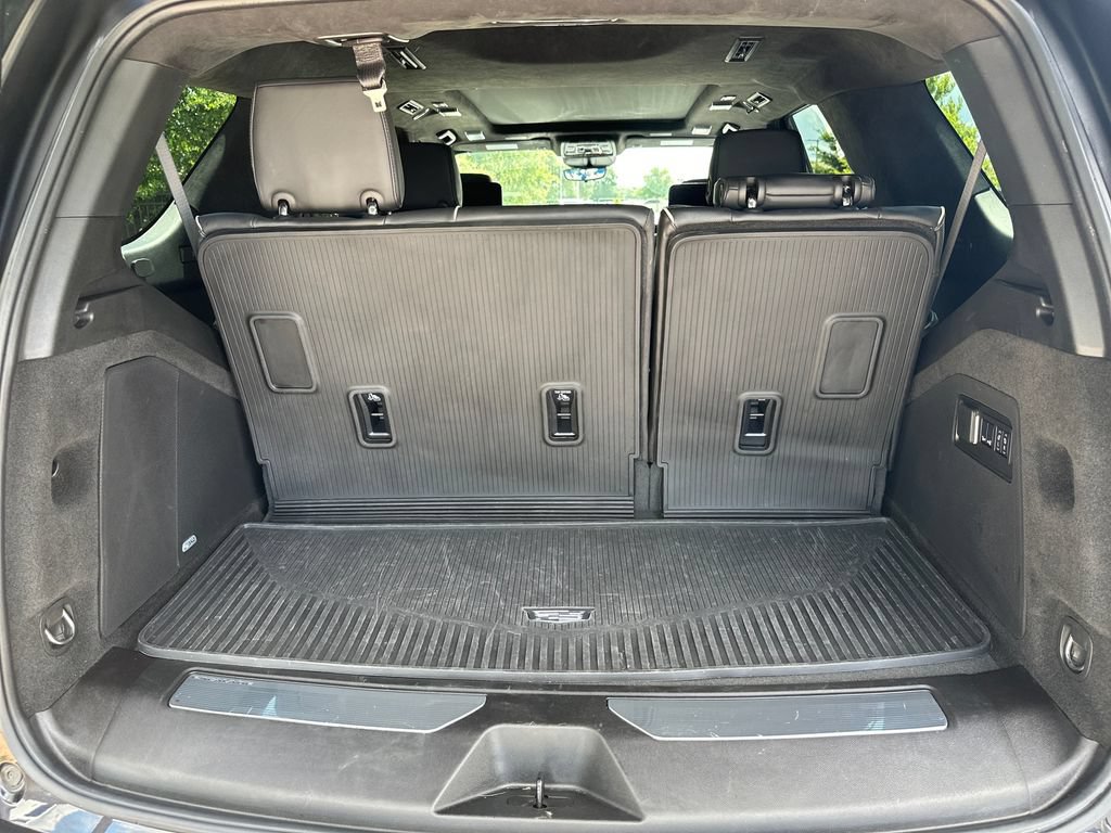 Used 2025 Cadillac Escalade Sport Platinum w/ LPO, ONYX Package RWD image 40
