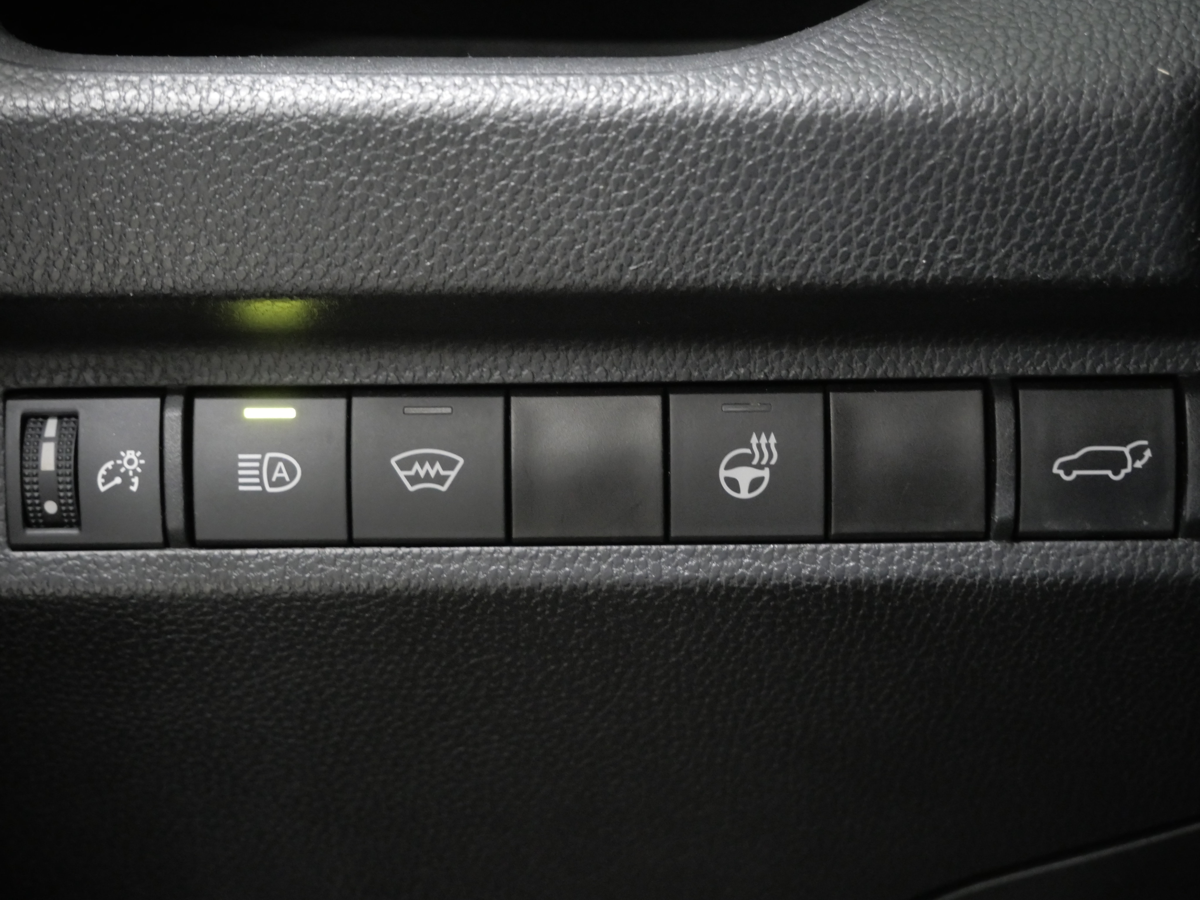 Used 2023 Toyota RAV4 XLE Premium AWD/4WD image 15