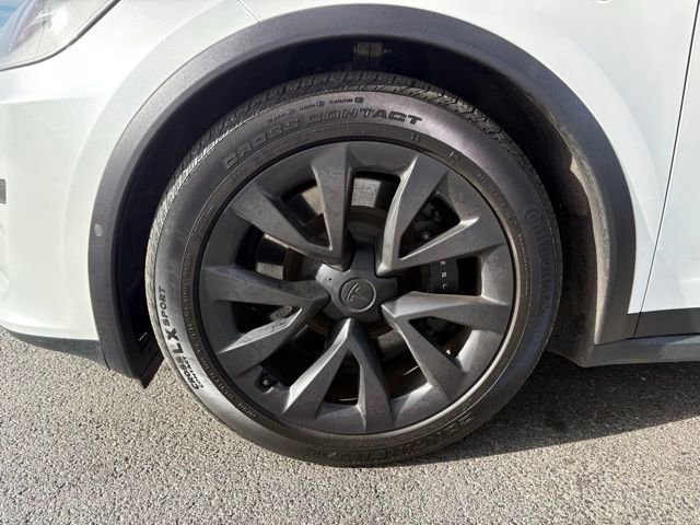 Used 2022 Tesla Model X Plaid image 9