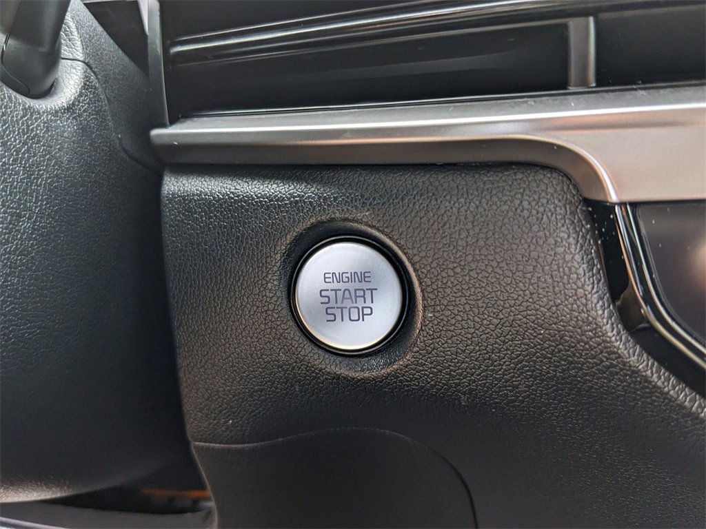 Certified 2025 Kia Sorento S w/ Panoramic Sunroof Package image 29