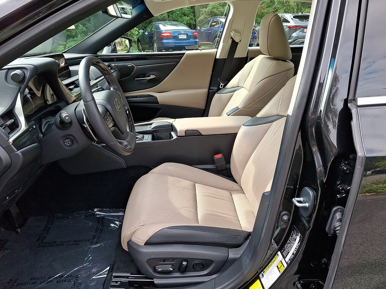 Certified 2021 Lexus ES 300h w/ Accessory Package FWD image 14