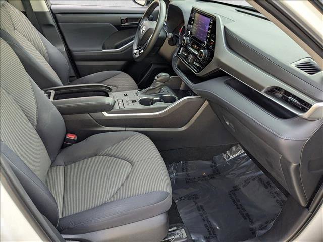 Used 2020 Toyota Highlander L image 21