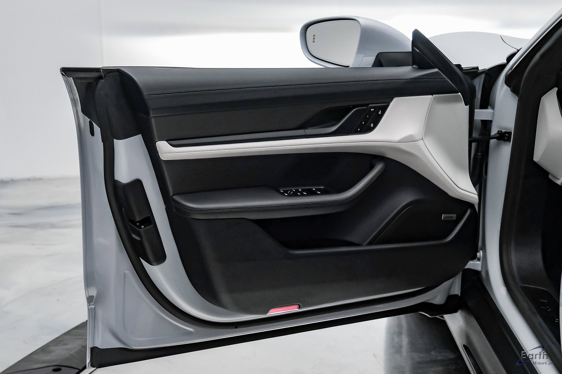 Used 2023 Porsche Taycan GTS w/ Premium Package image 73