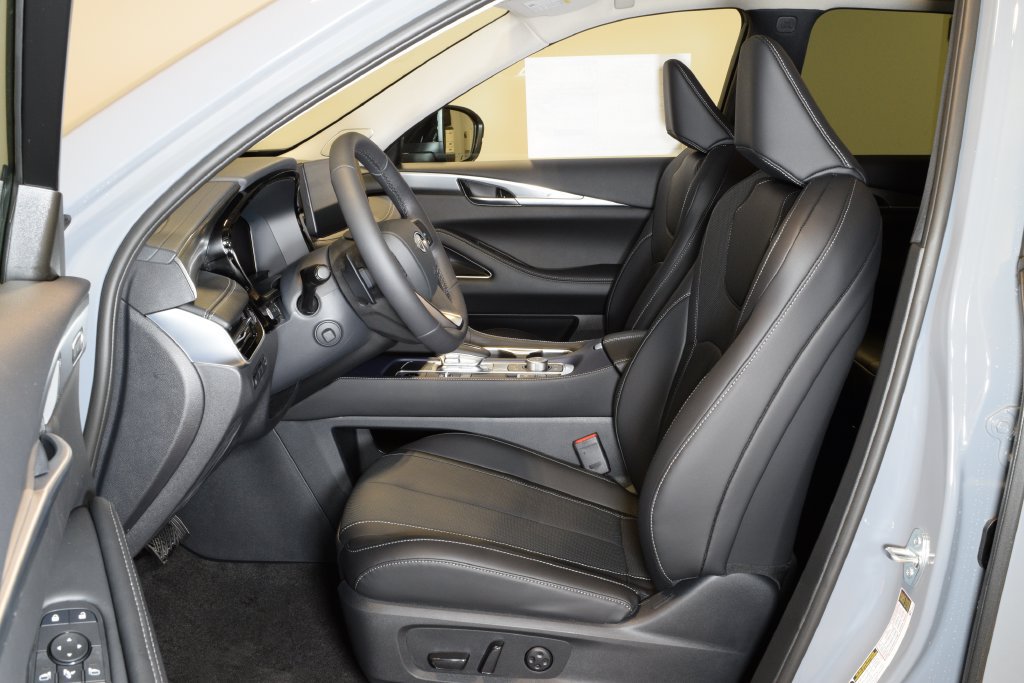 New 2027 INFINITI QX60 Luxe w/ Cargo Package AWD/4WD image 10