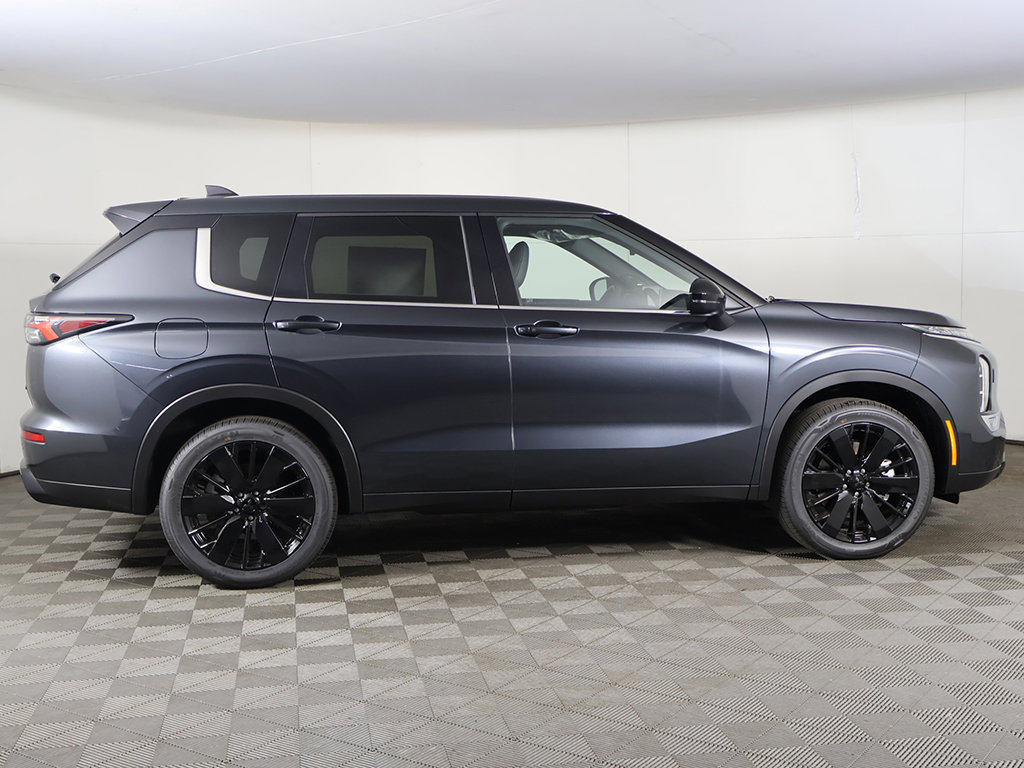 New 2026 Mitsubishi Outlander LE AWD/4WD image 18