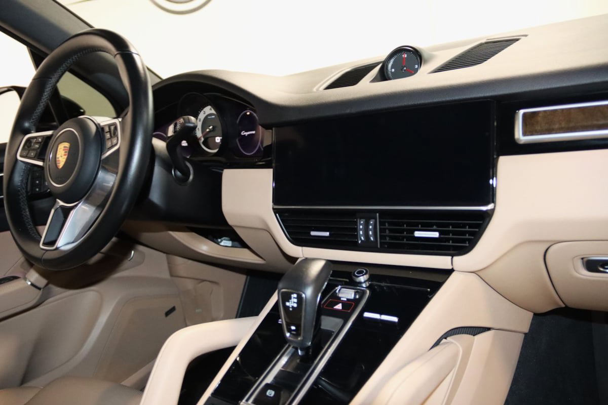 Used 2022 Porsche Cayenne Platinum Edition AWD/4WD image 63