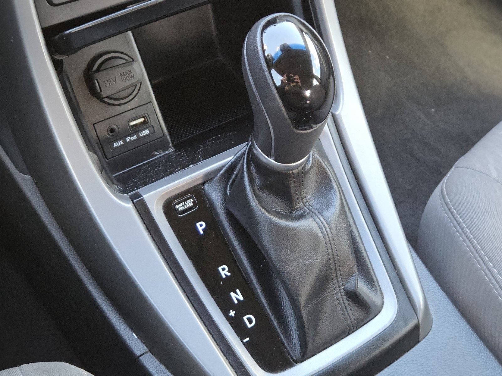 Used 2016 Hyundai Elantra SE image 30